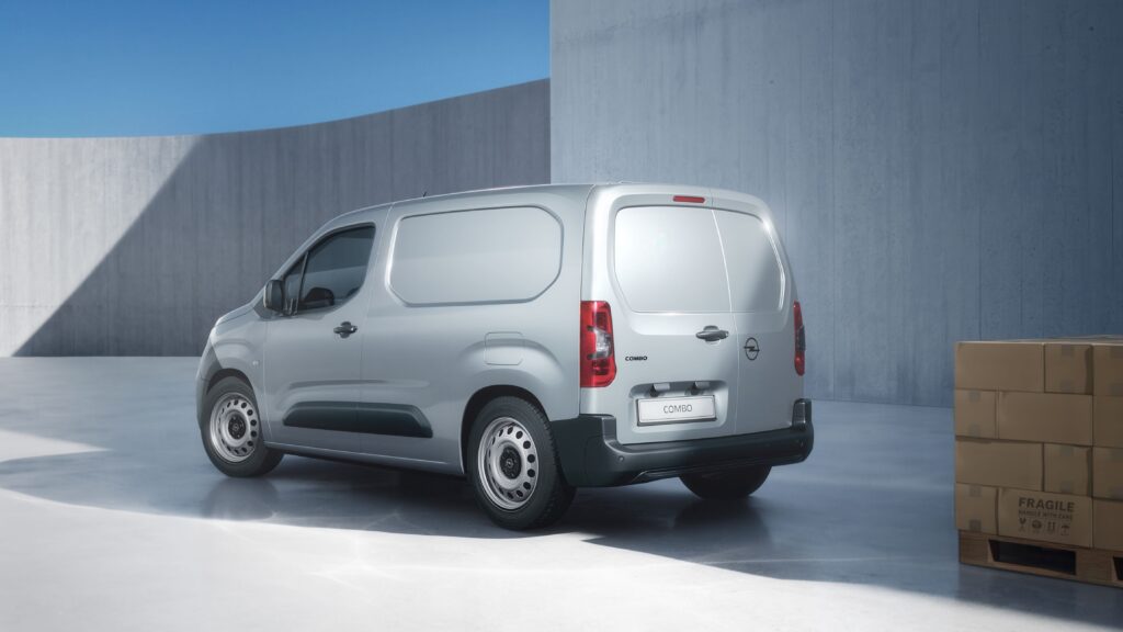 Opel Combo Start em vista lateral