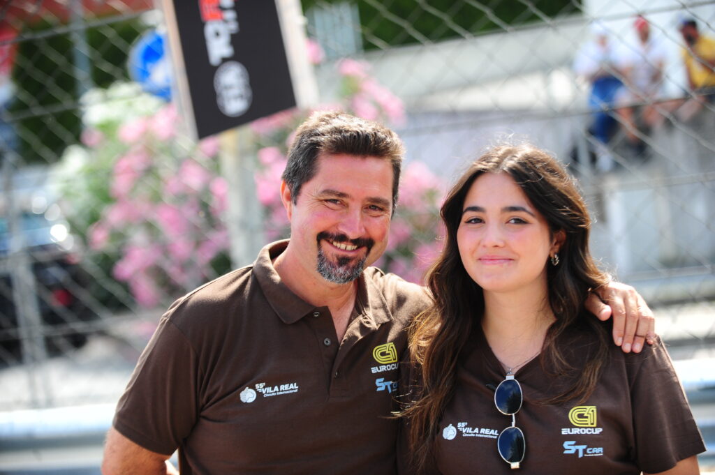 Simplício Taveira com a equipa no Circuito de Vila Real
