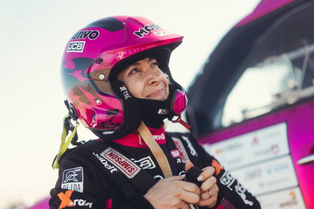 Maria Luís Gameiro junto ao MINI JCW T1+