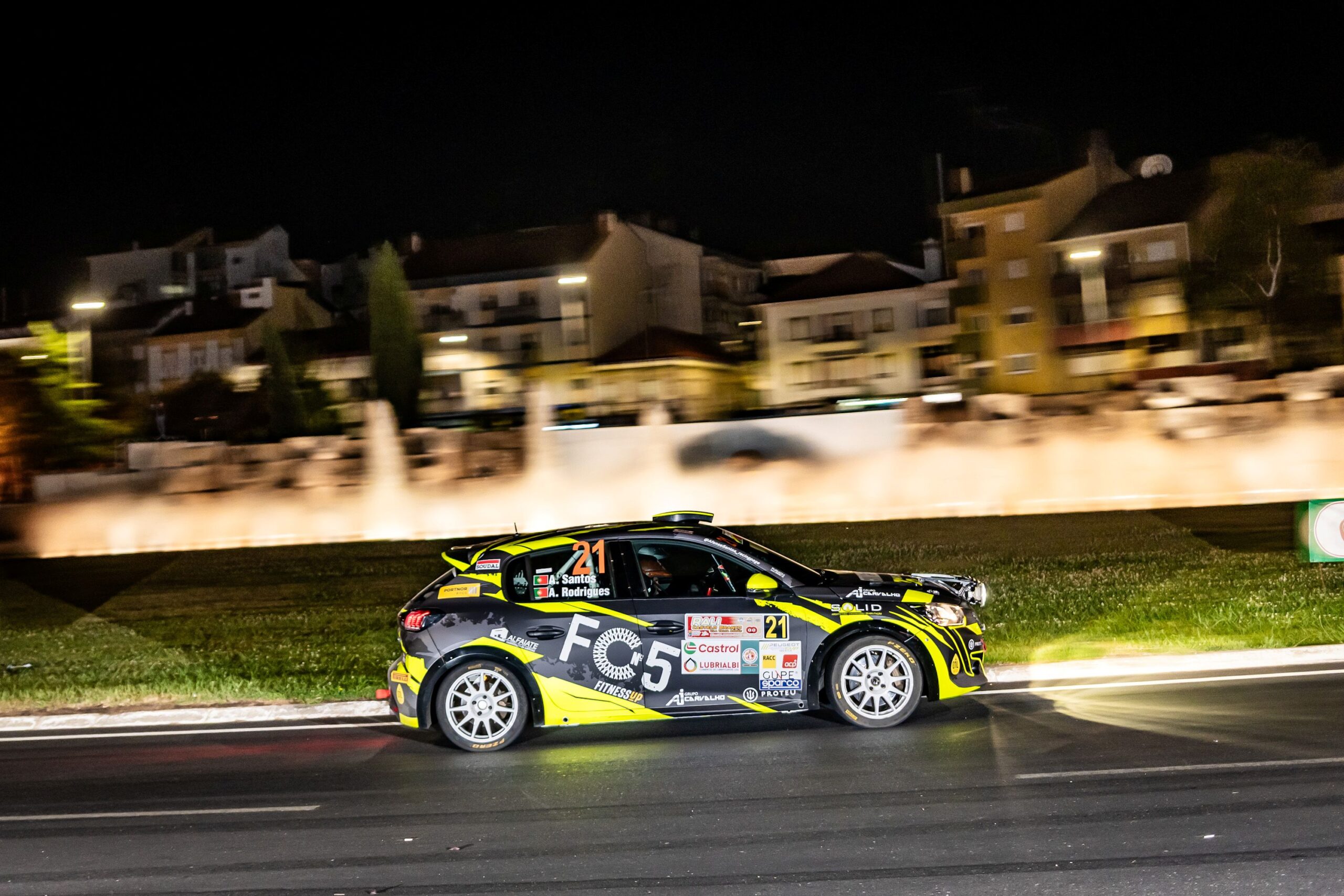 Peugeot 208 Rally4 de Afonso e Mafalda Santos no Rali da Água