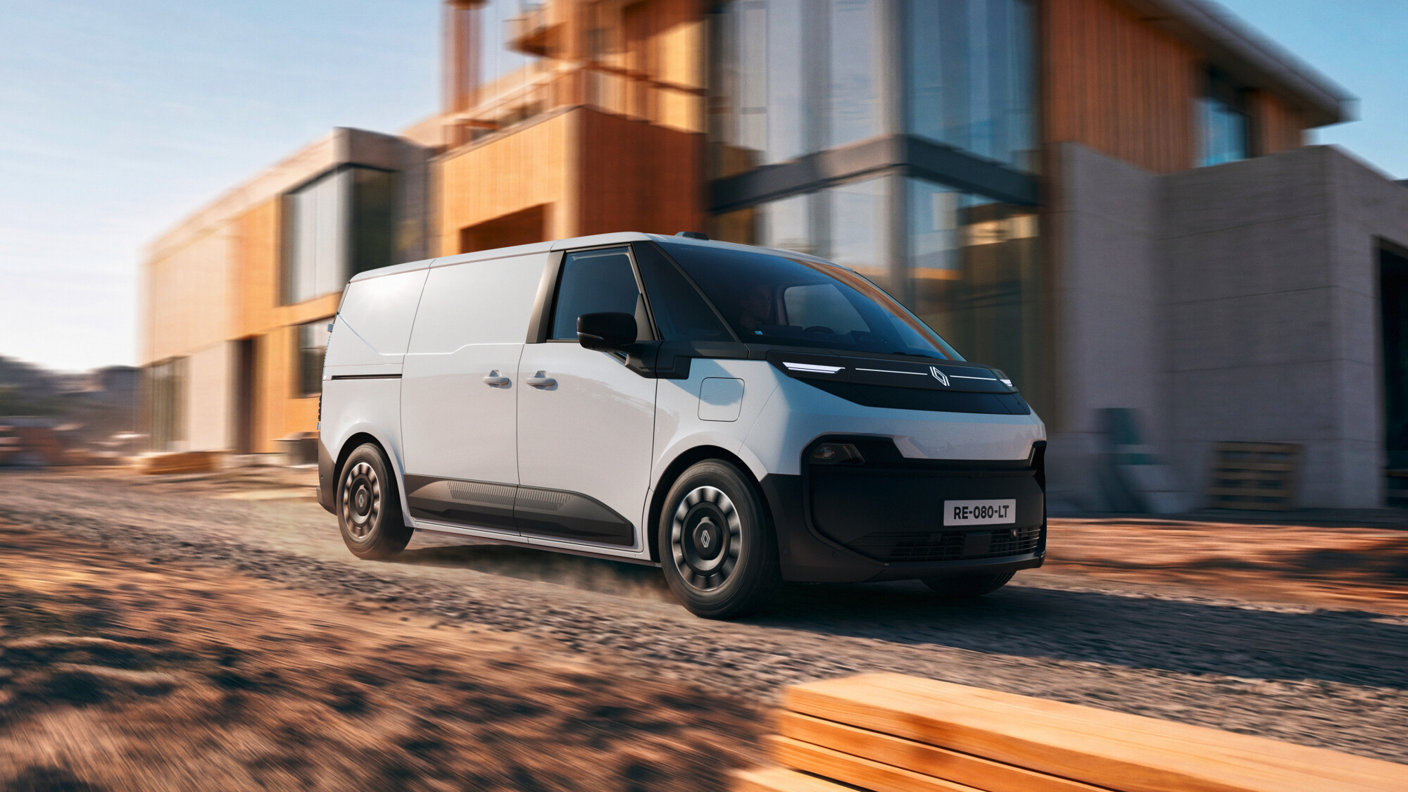 Renault Trafic Van E-Tech elétrico branco em andamento