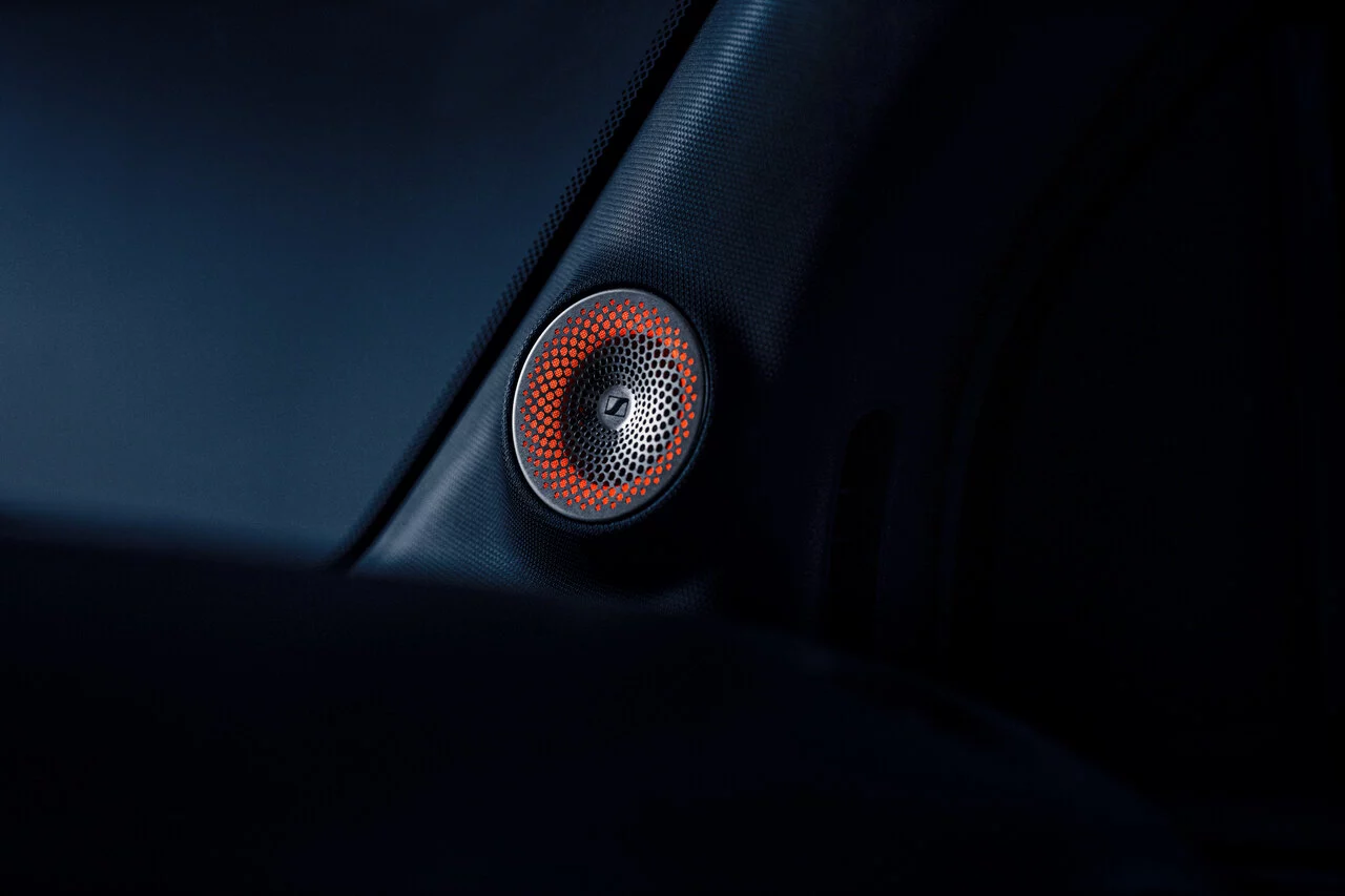Altifalante Sennheiser integrado no habitáculo do smart número 2